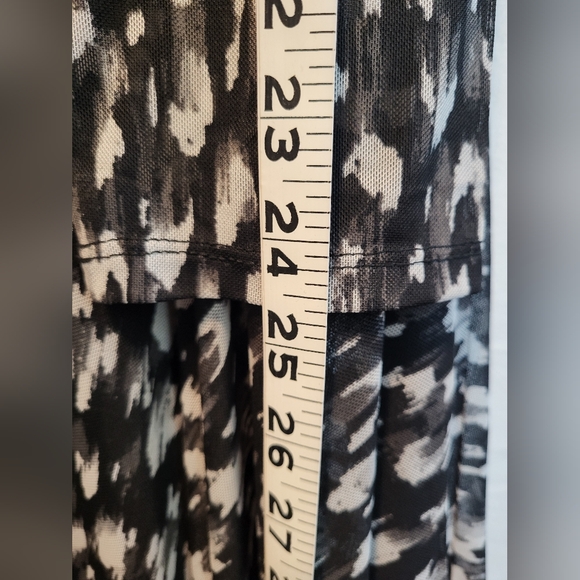 City Chic Black and White Asymmetrical Dress - Picture 13 of 16